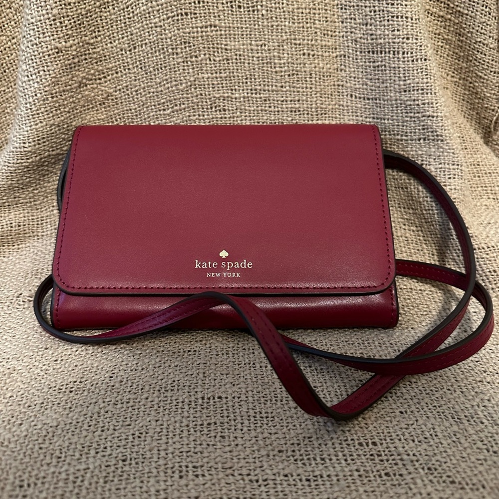 GENTLY LOVED Kate Spade Crossbody Wallet